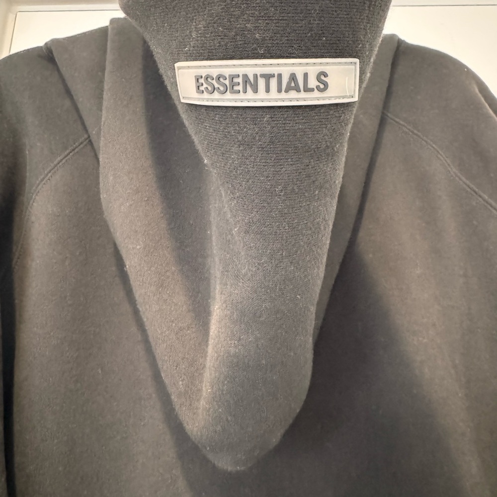 Auth.✅ Men’s Fear of God Black Essentials 3D Appliqué Hoodie Size Medium - Picture 10 of 11